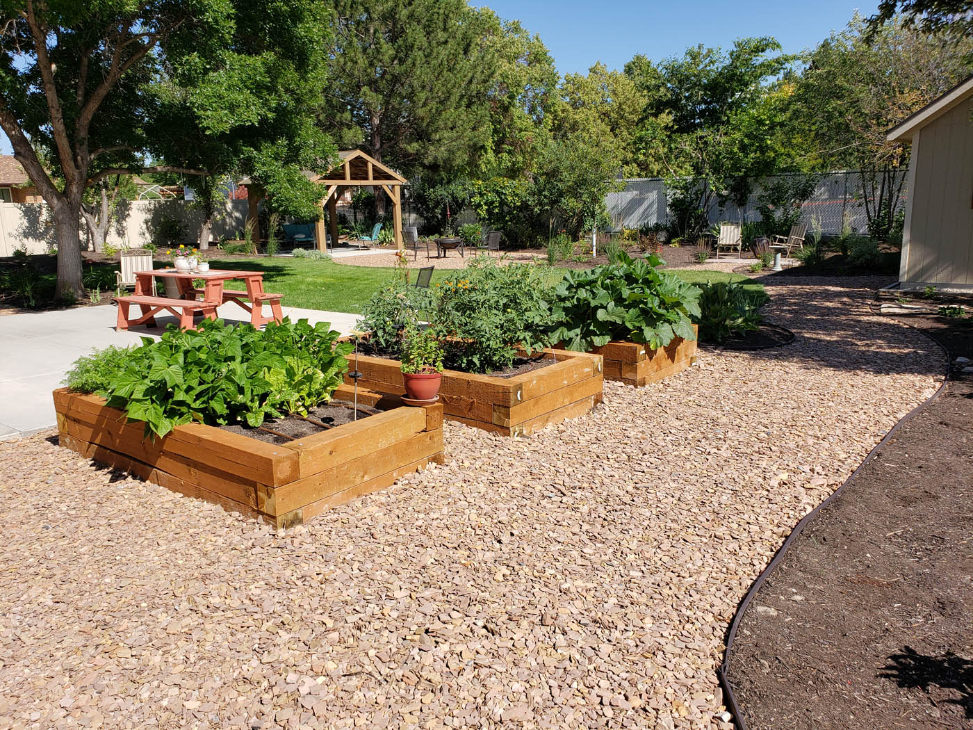 Garden bed